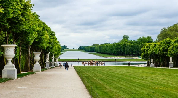 Die Landschaft des Gartens von Versailles in Frankreich. — Stockfoto