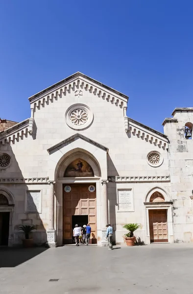 Cattedrale dei Santi Filippo e Giacomo in Sorrento, Italië — Stockfoto