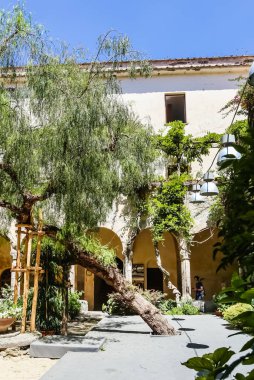 Kilise ve manastır St. Francis, Sorrento, İtalya.