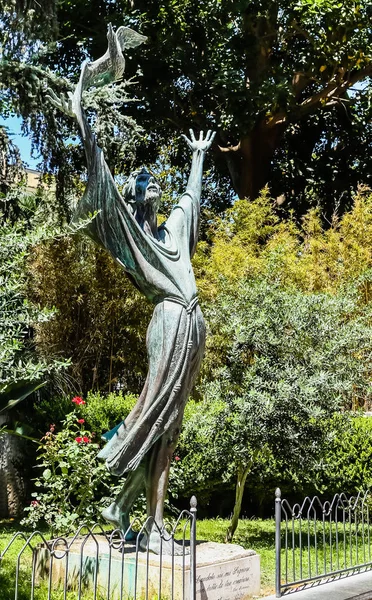 Estátua de São Francisco em Sorrento, na Baía de Nápoles Itália — Fotografia de Stock