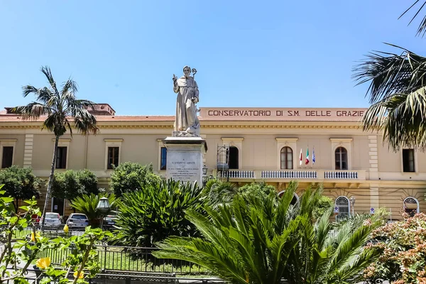 Piazza San Antonio Monumento Estatua Antonino Abbate Conservatorio Santa Maria — Foto de Stock