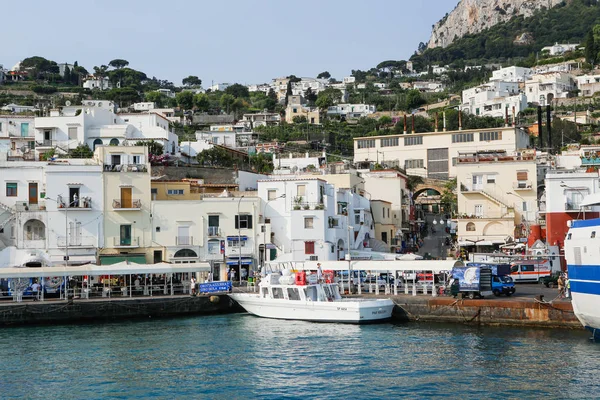 Capri island, Italy. Marina Grande pier - excursion boats — Stock Photo, Image