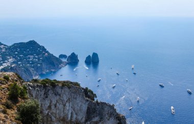 Monte Solaro Faraglioni doğru görünümden. Anacapri. Capri, İtalya.