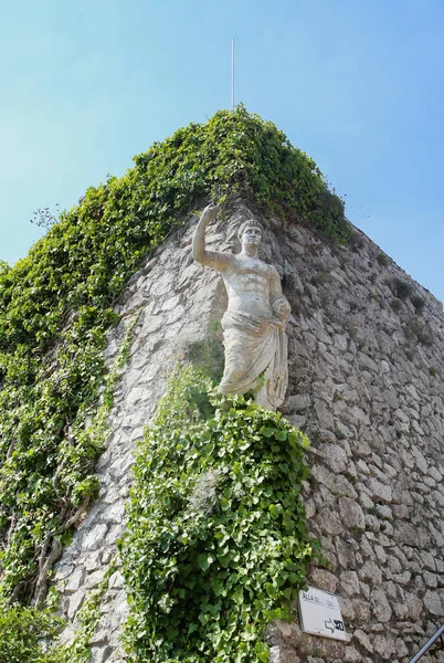 Statue de l'empereur Auguste César sur monte solaro sur l'île de capri . — Photo