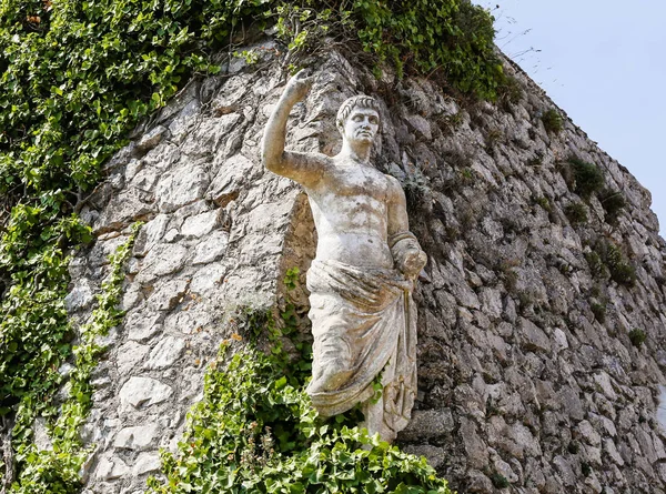 Estatua del emperador Augusto César en monte solaro en la isla de c — Foto de Stock