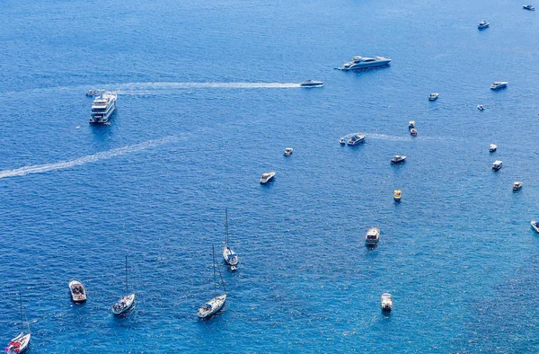 Mavi Deniz Tatil Tekneler Tarafından Trafik Kavaşağında Augustus Bahçeleri Isle — Stok fotoğraf