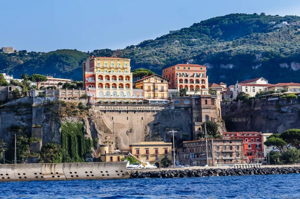 Uitzicht op de kust in Sorrento, Italië. — Stockfoto