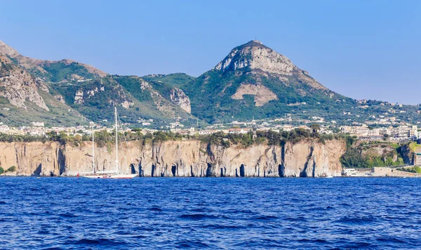 Sorrento Olaszország Július 2017 Motor Yacht Amalfi Parton Sorrento Olaszország — Stock Fotó