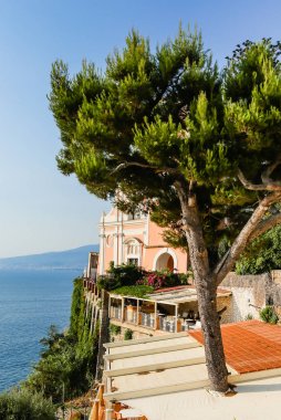 Vico Malzemeleri. İtalya. Sporting Oteli. La chiesa di Santissima Ann