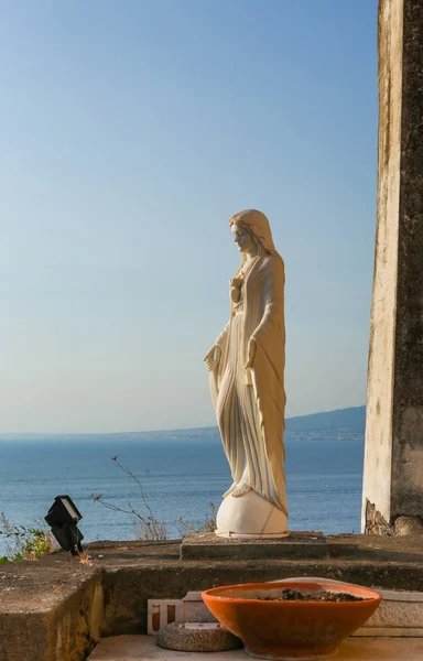 Statue at Church Santissima Annunziata, Vico Equense, Peninsula — Stock Photo, Image