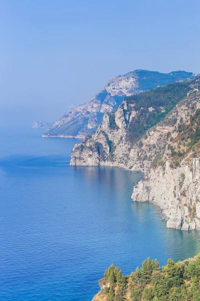 Pobřeží Amalfi. Pohled z ochozu nedaleko městečka Positano. — Stock fotografie