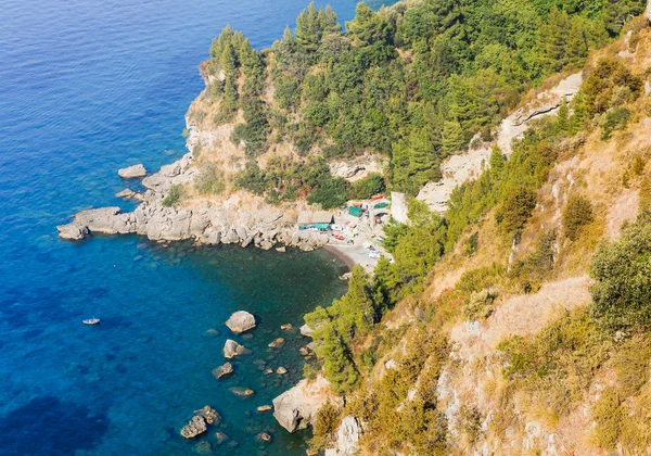 Die Amalfi-Küste. Blick von der Aussichtsplattform in der Nähe von Positano. — Stockfoto