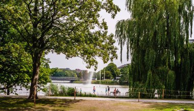 Kleiner Kiel Gölü 'ne bakan Kiel, Schleswig-Holstein, Ge