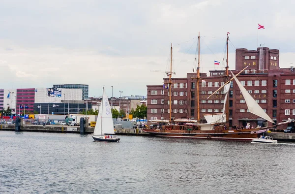 Şehir manzarası Kiel, liman ve kıyı şeridi, Kuzey Mikrobu — Stok fotoğraf