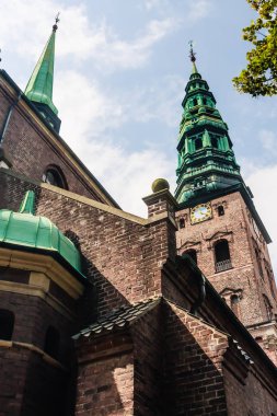 Lutheran St. Nicholas Kilisesi şu anda Nikolaj Contem olarak hizmet veriyor