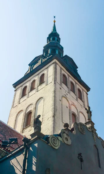 The 13th century Catholic Saint Nicholas' Church in Tallinn, Est — Stock Photo, Image