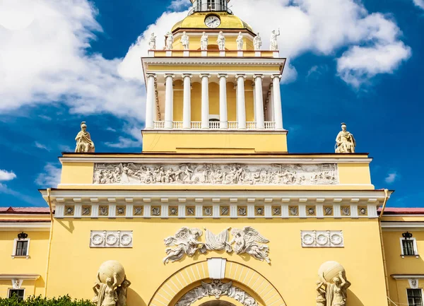 San Petersburgo, Rusia. Edificio del Almirantazgo-Sede de la th —  Fotos de Stock