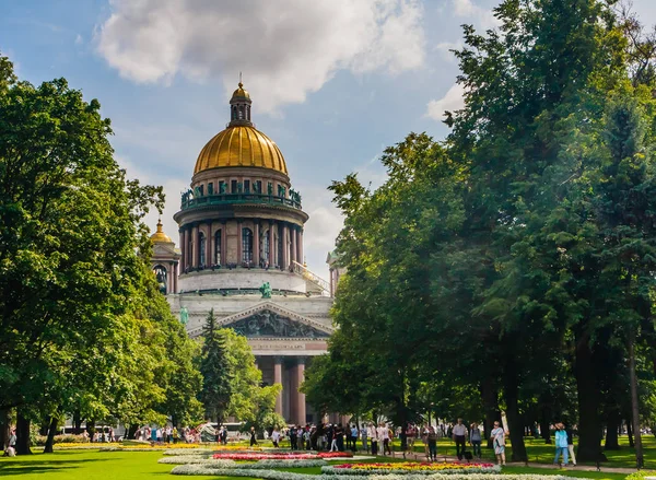 St Isaac cathedral in Saint Petersburg, Russia, is the biggest c — Stock Photo, Image