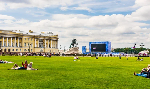 Bronze Horseman Equestrian Statue of Peter the Great at Senate S — 스톡 사진