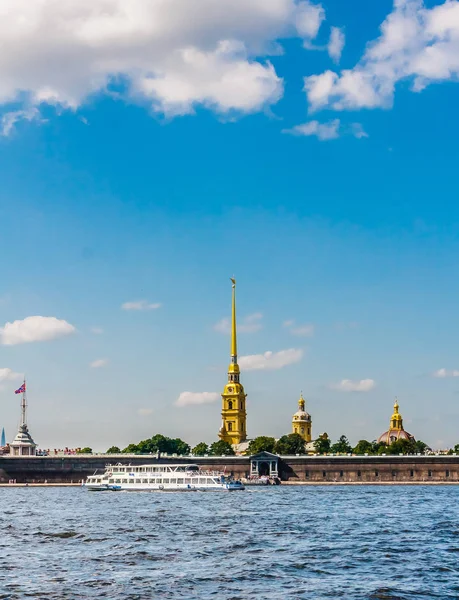 Saint Petersburg 'daki Paul ve Peter (Petropavlovskaya) kalesi, — Stok fotoğraf