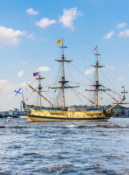 A copy of the old Russian battleship "Poltava" near the Peter an — Stock Photo, Image