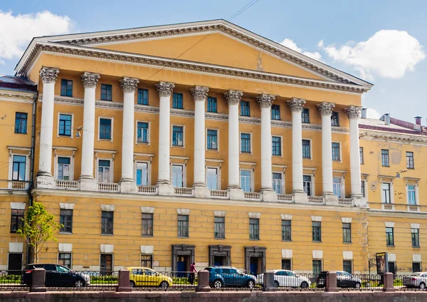 Obukhovskaya Hospital on Fontanka River Embankment, St. Petersbu — Stock Photo, Image