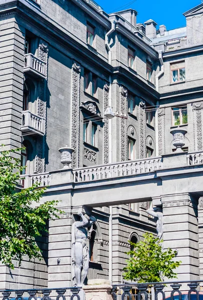 Apartment house VEGA. Built by architect Ovsyannikov in the earl — Stock Photo, Image