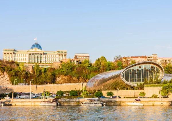 Presidential Palace of Georgia and Concert Music Theatre Exhibit — Stock Photo, Image