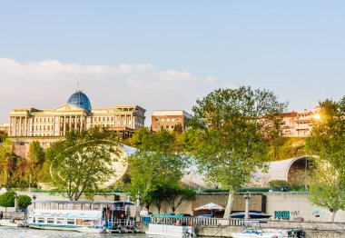 Gürcistan Başkanlık Sarayı ve Konser Müziği Sergisi