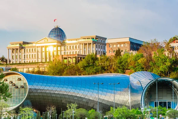 Presidential Palace of Georgia and Concert Music Theatre Exhibit — Stock Photo, Image