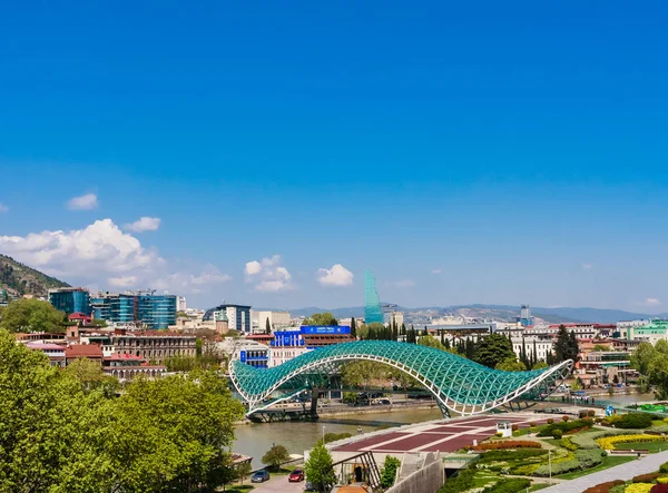 Panoramautsikt över Tbilisi, huvudstaden i Georgien land. Visa från — Stockfoto