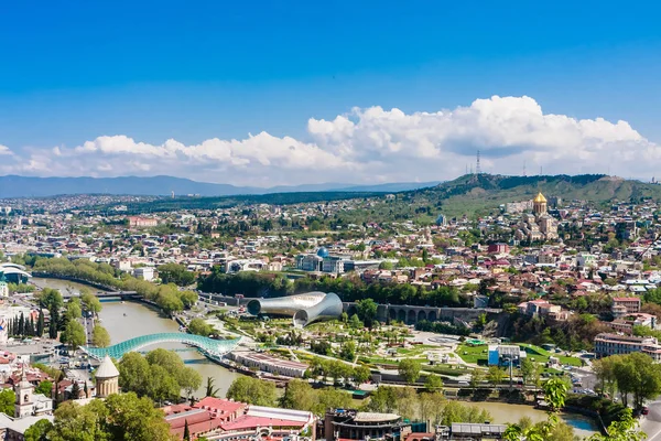Panoramautsikt över Tbilisi, huvudstaden i Georgien land. Visa från — Stockfoto