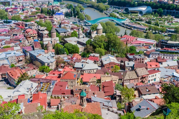 Vista panorâmica da cidade de Tbilisi a partir da fortaleza de Narikala, t velho — Fotografia de Stock