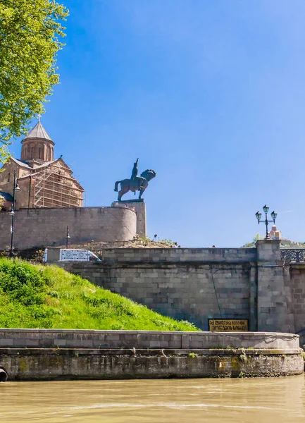 Metekhi Church Metekhi Bridge Monument King Vakhtang Gorgasali Tbilisi Georgia — Stock Photo, Image