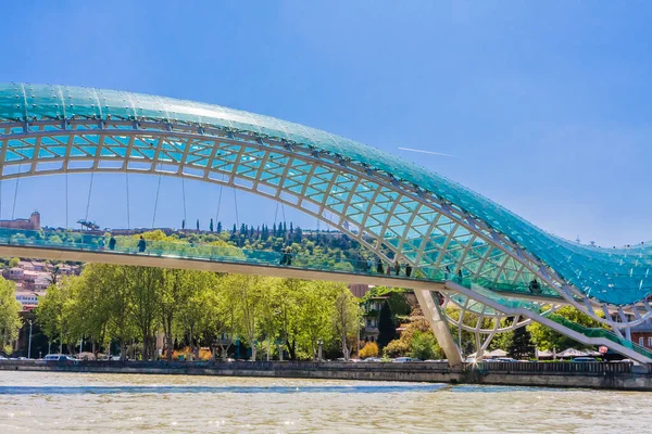 Tbilisi Georgii Most Pokoju Nad Rzeką Kura — Zdjęcie stockowe