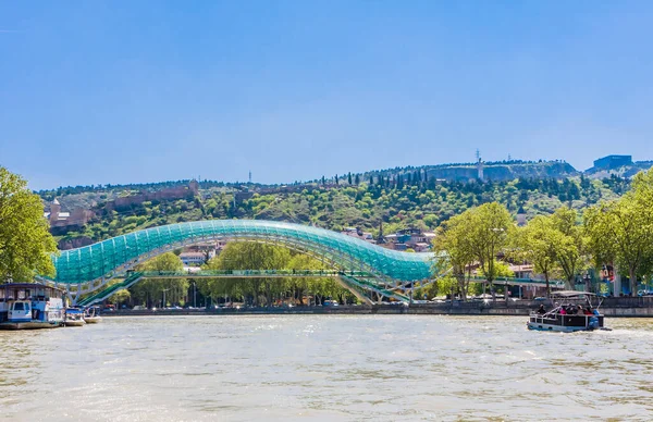 Vista Sobre Puente Paz Con Colina Sololaki Los Edificios Del —  Fotos de Stock