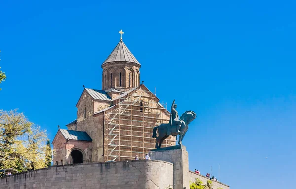 Iglesia Metekhi Puente Metekhi Monumento Del Rey Vakhtang Gorgasali Tiflis — Foto de Stock