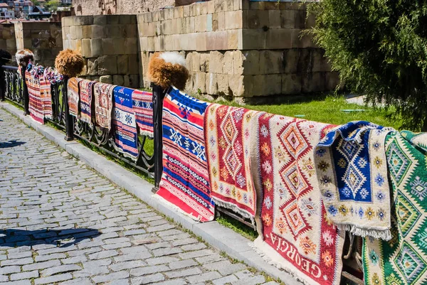 Vente Tapis Pour Touristes Dans Rue Près Cathédrale Svetitskhoveli Géorgie — Photo