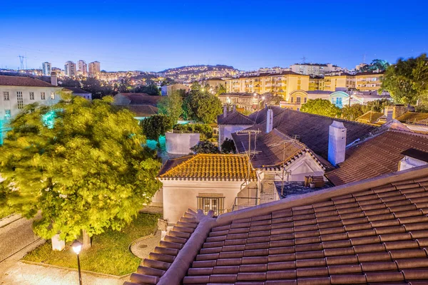 Odivelas, Portugal. Hermosa vista nocturna. Distrito de Lisboa . — Foto de Stock