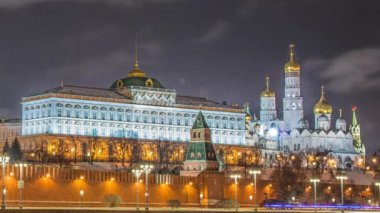 Moskova kremlin kış gece manzarası. Rusya