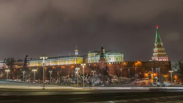 Weergave van het kremlin van Moskou in de winternacht. Rusland — Stockvideo