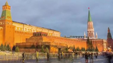 29 Aralık, 2016 Moskova, Rusya Federasyonu. Kızıl Meydan, Lenin Mozolesi ve Rus hükümeti binanın gece görünümü