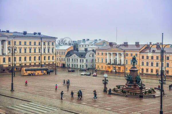 HELSINKI, FINLANDIA - 28 de enero de 2017: Plaza del Senado — Foto de Stock