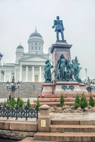 Helsinki cathedral and monument to Alexander II, Finland — Stock Photo, Image