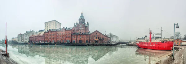 Un día nublado y lluvioso Helsinki, Finlandia . —  Fotos de Stock