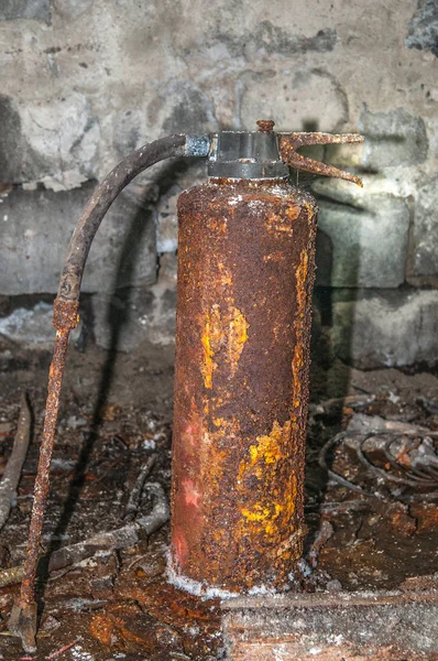 Old fire extinguisher — Stock Photo, Image