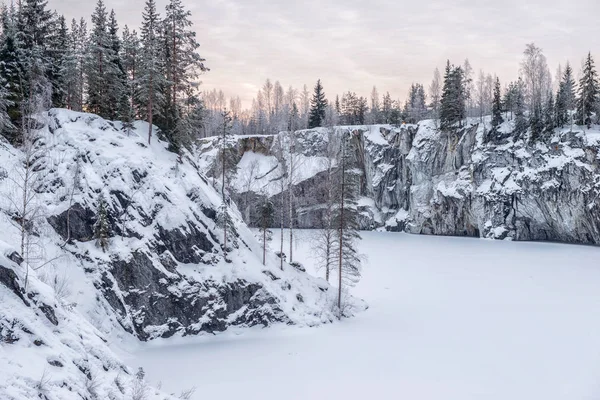Рускеала мраморный карьер, Карелия, Россия — стоковое фото