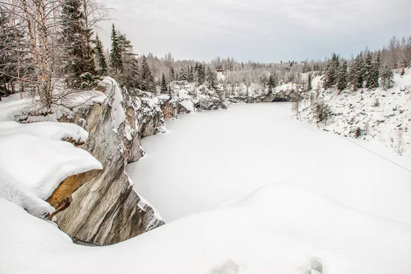 Cantera de mármol Ruskeala, Karelia, Rusia — Foto de Stock