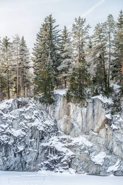 Pedreira de mármore Ruskeala, Carélia, Rússia — Fotografia de Stock