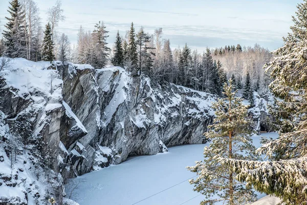 Cava di marmo di Ruskeala, Carelia, Russia — Foto Stock